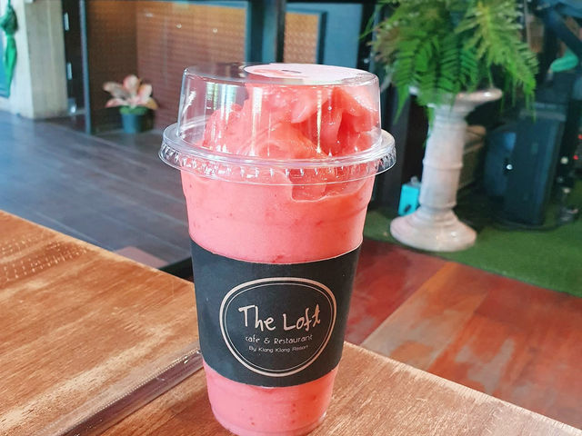 ร้าน The Loft คาเฟ่เมืองสุพรรณบุรี