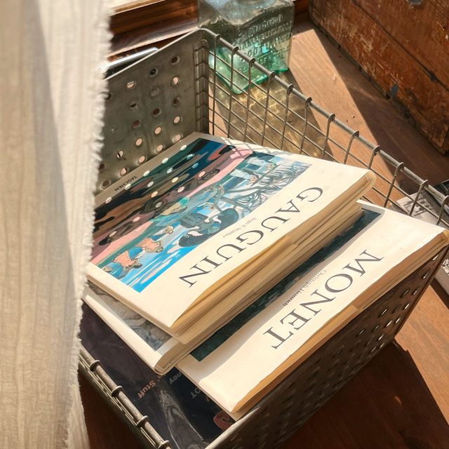 𝗖𝗵𝘂𝗰𝗸𝗹𝗲𝘁𝗼𝗻𝘀 คาเฟ่ลับๆย่านรังสิต
