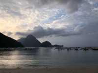 Dolarog Beach｜愛妮島的隱世秘境，靜謐海岸與壯麗夕陽的完美交織 