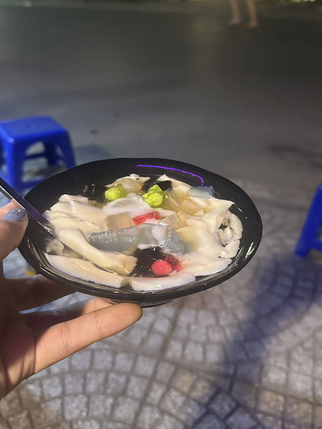 Include Insta Worthy Cafes in Hoi An!