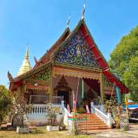 ไหว้พระในวิหารสถาปัตยกรรมล้านนา