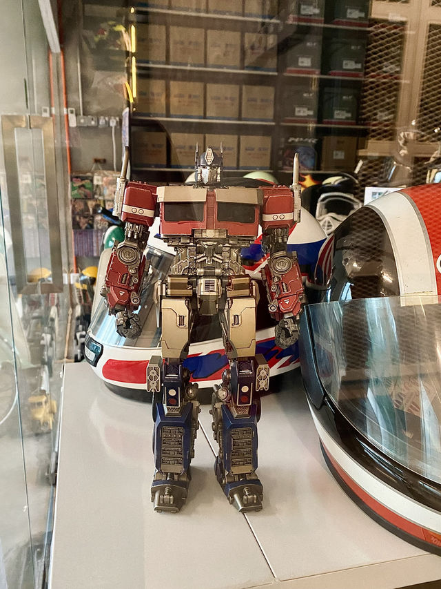 " Gear Up for Good Vibes at Helmet Café " 🏍️☕