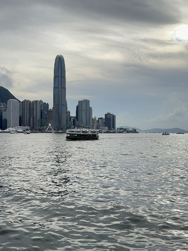 【香港】 灣仔碼頭海濱長廊：週末親子放電空間