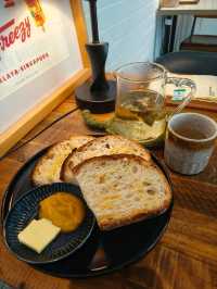 A Cozy Hideout for Bookworms and Brunch Lovers
