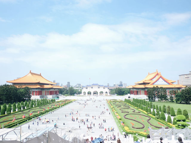 Visiting Chiang Kai-shek Memorial Hall