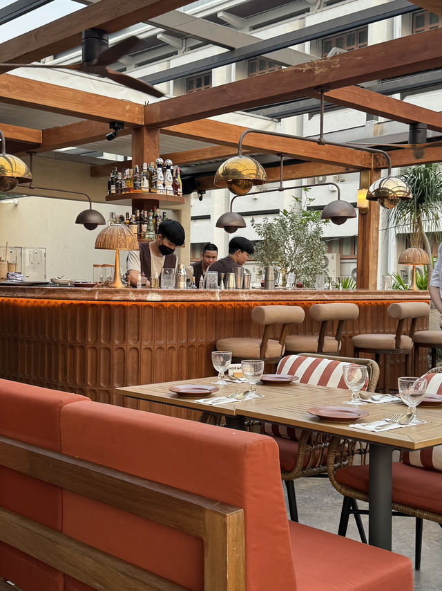 Looking for the perfect sunset dinner spot in Bangkok? 