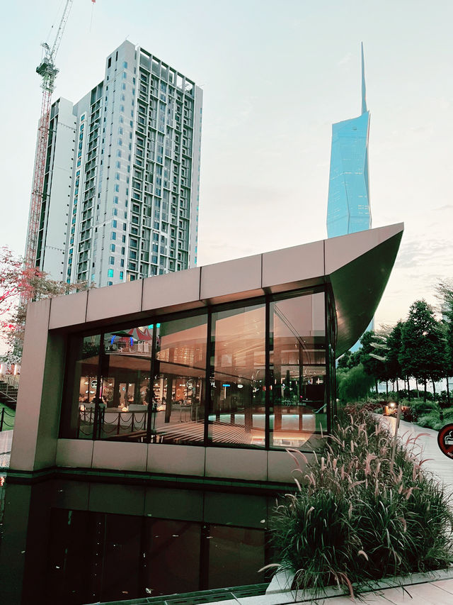 Discover LaLaport KL: A Must-Visit Modern Mall with Stunning Rooftop Views
