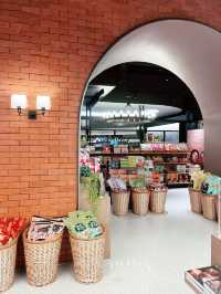“Discover Eslite Spectrum at The Starhill KL: A Visual Wonderland”