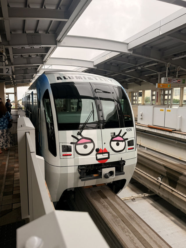 沖繩｜日本最西跟最南的鐵路 搭單軌ゆいレール寶可夢列車