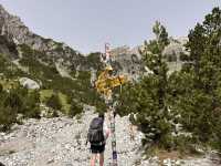 【Valbonë〜Theth ハイキング②｜16kmの絶景トレイルを歩く】 呪われた山を越え、アルバニアの秘境テス村へ