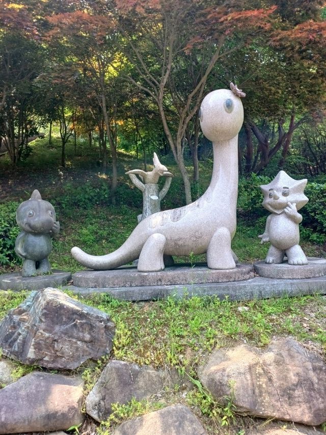 거대한 공룡들이 살아 숨 쉬는 곳! 