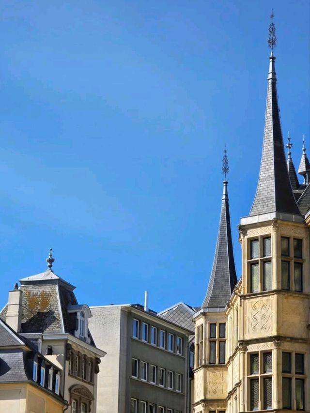 🇱🇺💼 Luxembourg on a Shoestring: Big Charm, Small Budget! 🗺️✨