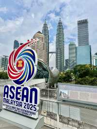 City heat, skyline dreams: Midday moments at Pintasan Saloma