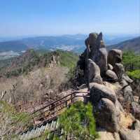Rocky Trails & Temple Feels at Gayasan’s 