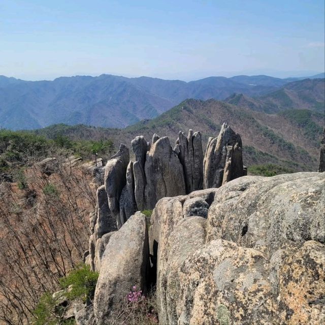 Rocky Trails & Temple Feels at Gayasan’s 
