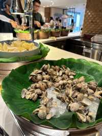 瘋狂食冰鎮長腳蟹嘅下午茶自助餐😋