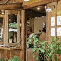 อยู่ป่า - Yoo Pha Bar & Cafe