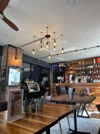 Grow High: Island Breakfast Spot