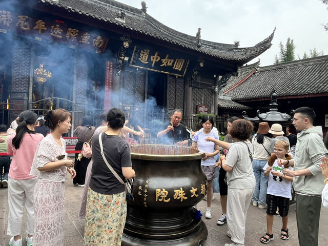 🕊️✨ Wenshu Monastery 文殊院 – A Peaceful & Instagrammable Escape in Chengdu