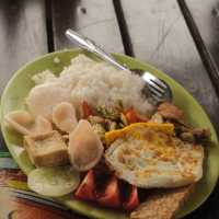 Rinjani in 5: Summit, Soak, and Snooze
