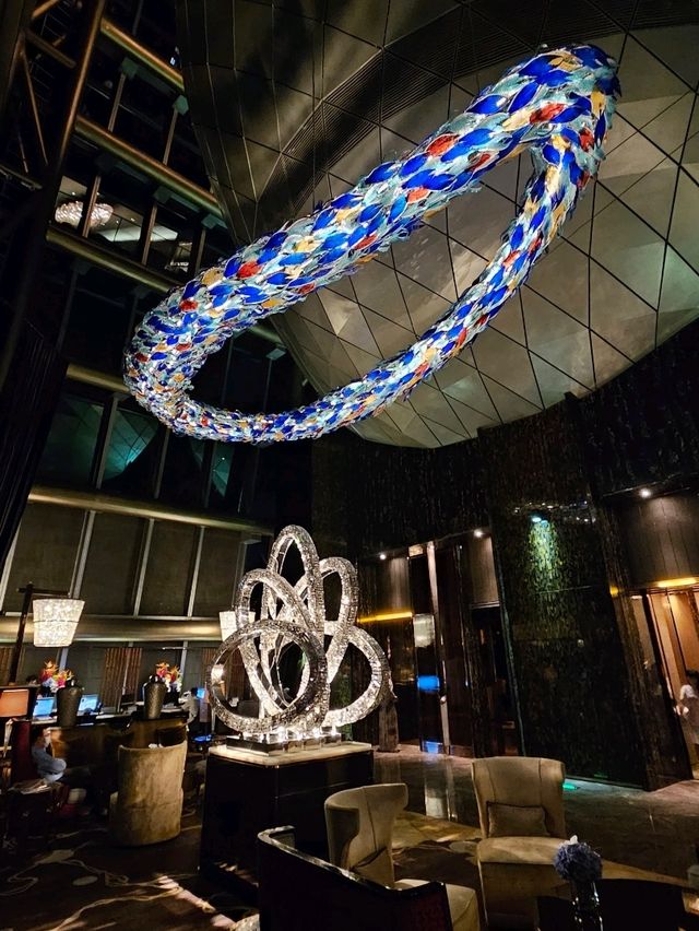 五星級酒店的高空泳池及健身室