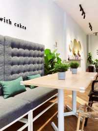 The Cat Who Bakes