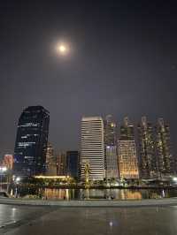 เที่ยวสวนเบญจกิติยามเย็น