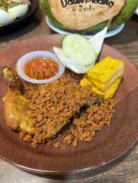 Banana Leaves, Big Flavors, Batam’s Culinary Icon
