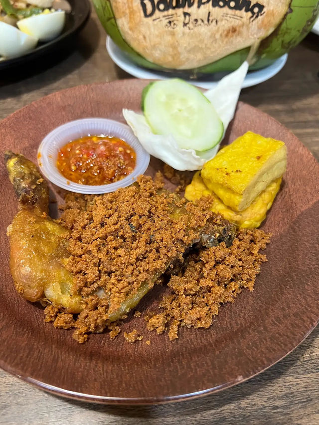 Banana Leaves, Big Flavors, Batam’s Culinary Icon