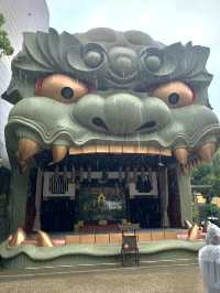 ศาลเจ้าหัวสิงโตที่กลืนโชคร้ายคายโชคดีที่โอซาก้า