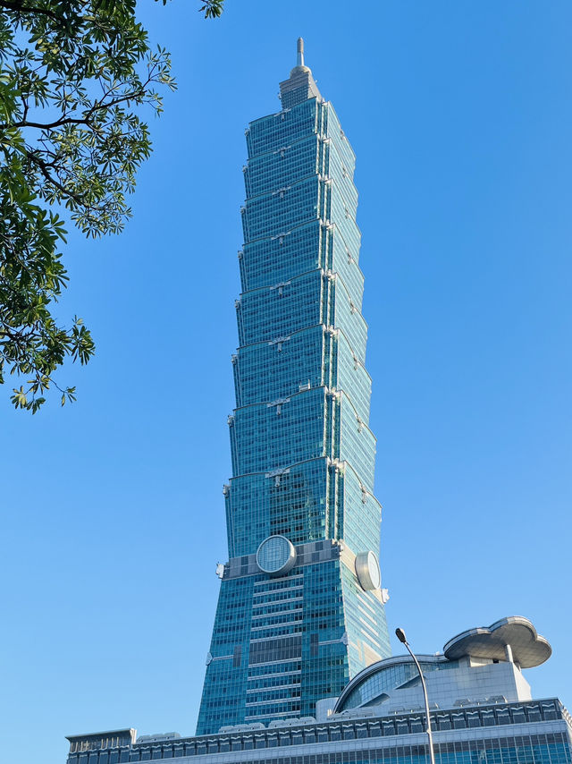 🏙️ Taipei 101 – Sky High in Daylight & Sunset