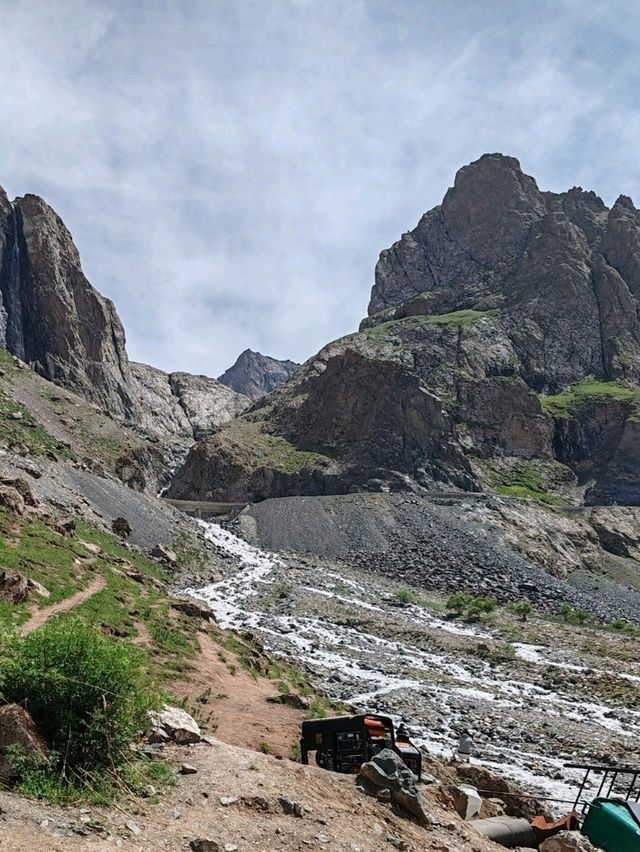Heavenly Waterfall: A Natural Wonder on the Duku Highway