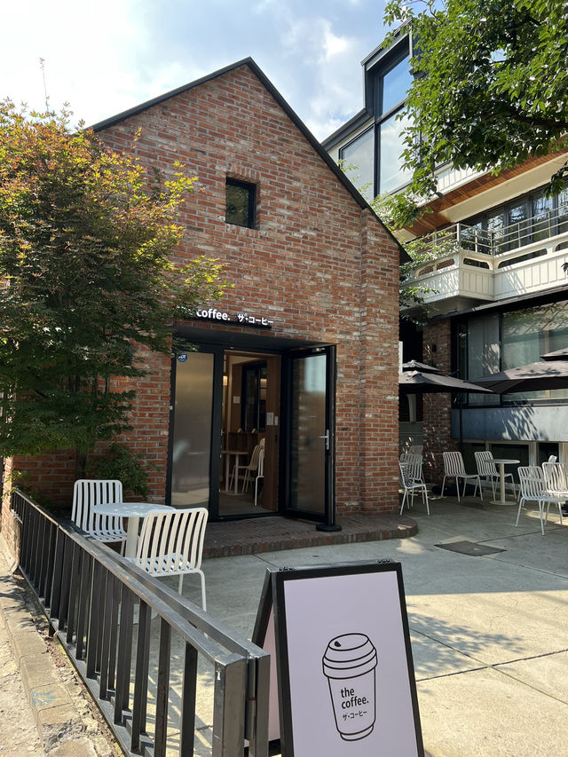 커피향이 흐르는 카페거리에서