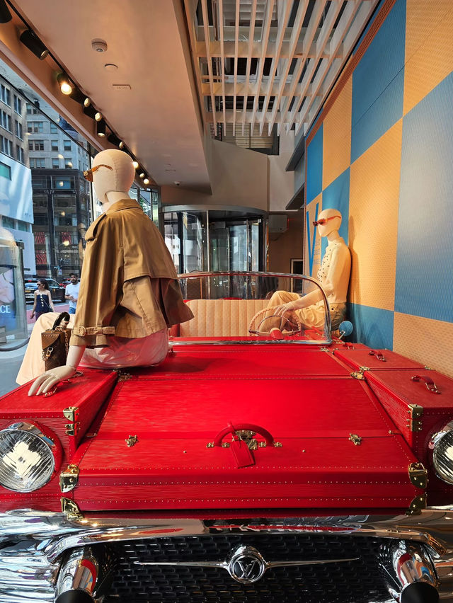 Flagship Flair: Louis Vuitton NYC & the Ultimate Shopping Route 👜🏙️🛍️