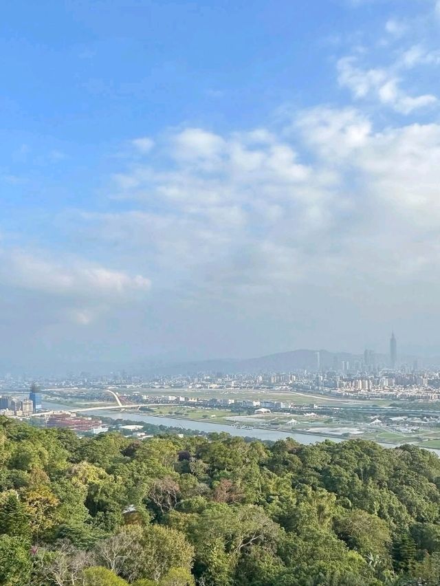 Hike with a View on Jiantan Mountain Trail