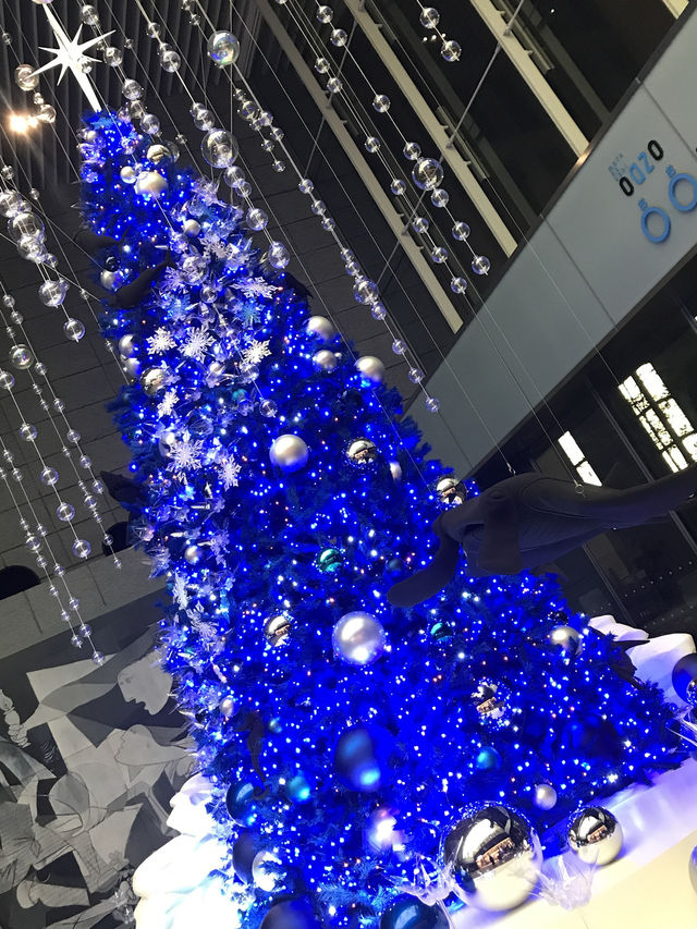 🌲2020年 東京丸の内クリスマスツリー と2025年に乞うご期待❣️