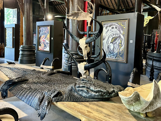 🖤 Baan Dam Museum – Chiang Rai’s Dark & Mysterious Masterpiece