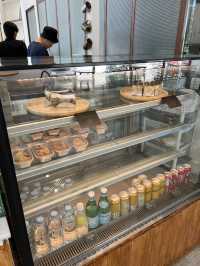 คาเฟ่มินิมอลในชลบุรี เค้กอร่อย ทำงานเพลินๆ