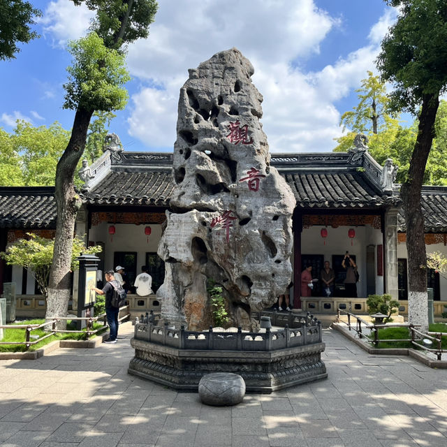 🔔 Hanshan Temple — Bells Beyond the City Walls 🔔 Hanshan Temple — Bells Beyond the City Walls
