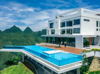 Yaojia Wangpu Guesthouse: A Scenic Retreat in Guanling