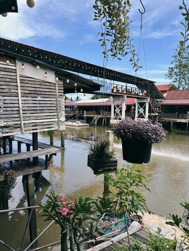 🚤 ตลาดน้ำบางน้อย จังหวัดสมุทรสงคราม 🌴