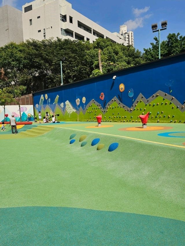 旺角市中心超長型公園任跑唔嬲