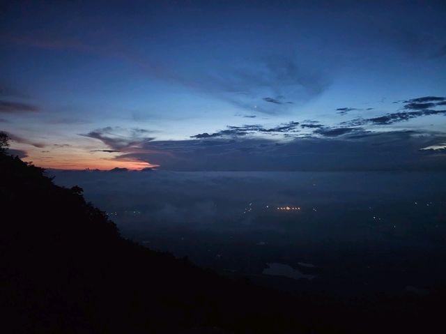 ทะเลหมอก เขาพระยาเดินธง จ.ลพบุรี