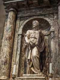 Solo in Florence, Again: A Love Affair with the Details