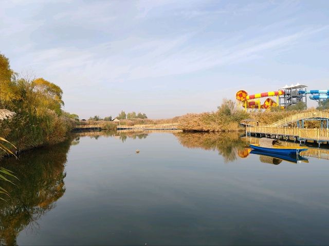 Autumn Scenery of Xihai Fishing Harbor's Water Town