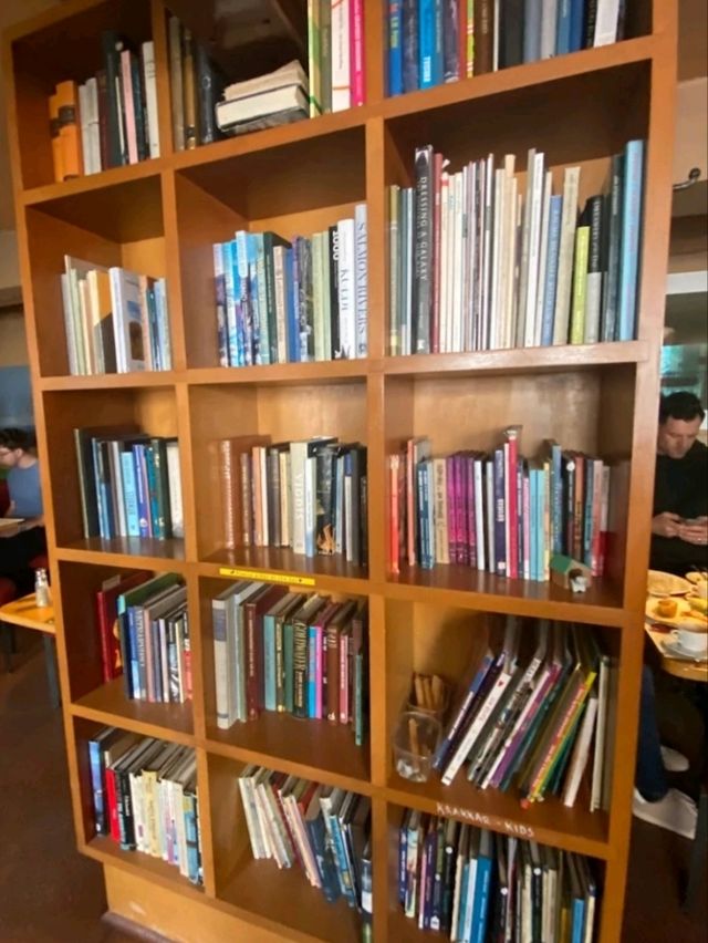 A GOOD LITTLE CAFÉ FOR GOOD AMERICAN BREAKFAST IN ICELAND. A GOOD LITTLE CAFÉ FOR GOOD AMERICAN BREAKFAST IN ICELAND.