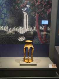 단순한 가구가 아니라 왕의 품격과 권위를 상징하는 예술 작품