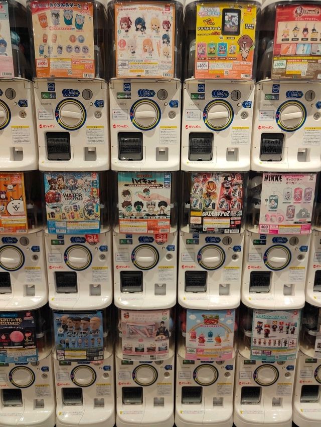 Tokyo's Ultimate Gachapon & Claw Machine Paradise 🕹️🇯🇵