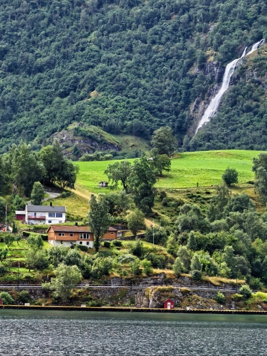 🌲 Nærøyfjord | Norway's Wildest Masterpiece