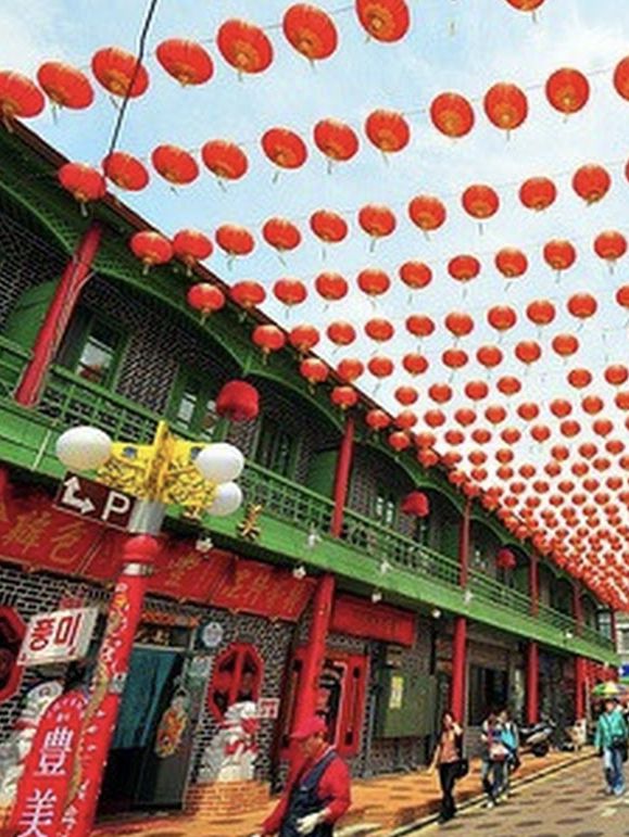 Little chinatown in South Korea. Tasty restaurants and coffee place.